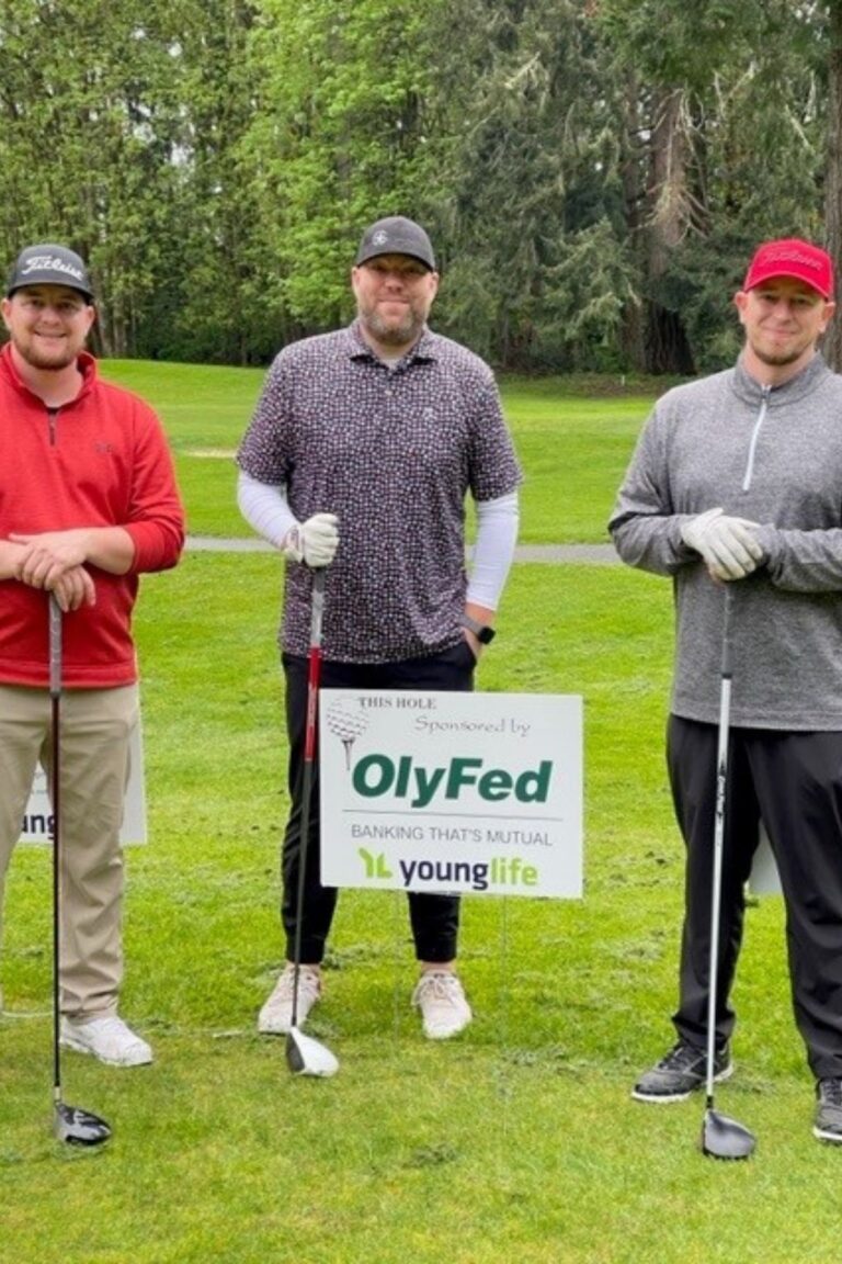 OlyFed golfers at YoungLife golf tournament