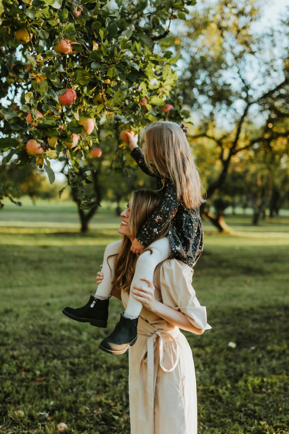 Apple picking, mother and daughter, fall, warm,